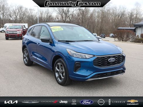 Used 2023 Ford Escape ST-Line w/ Tech Pack #1 image 8