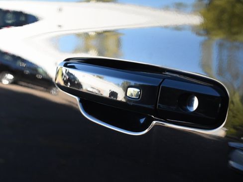 Used 2016 Chevrolet Tahoe LT w/ Luxury Package image 11