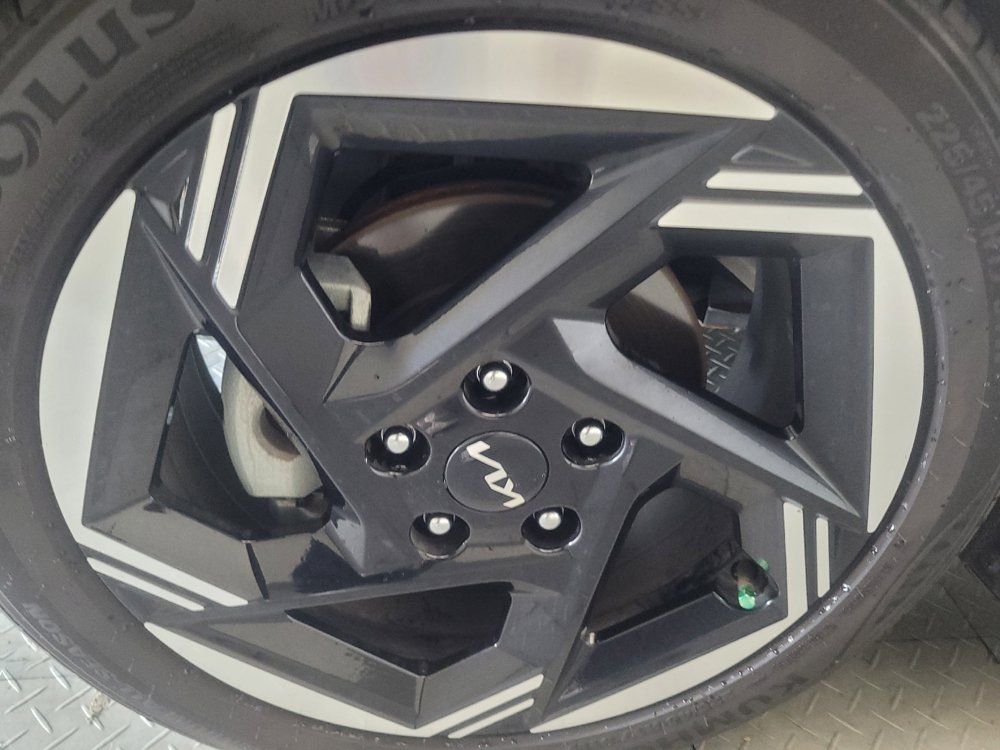 Used 2025 Kia K4 EX FWD image 31