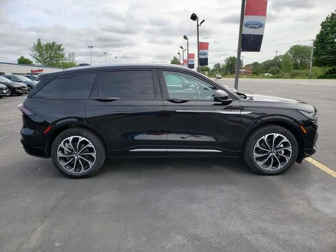 Used 2024 Lincoln Nautilus Reserve w/ Equipment Group 202A AWD/4WD image 2