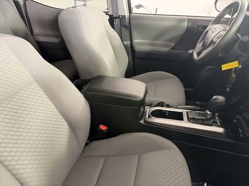 Used 2022 Toyota Tacoma SR5 RWD image 23