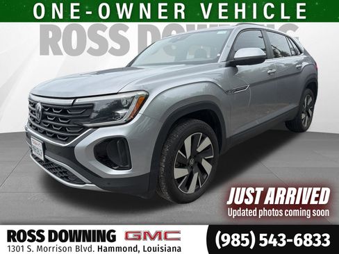 Used 2025 Volkswagen Atlas Cross Sport SE image 1