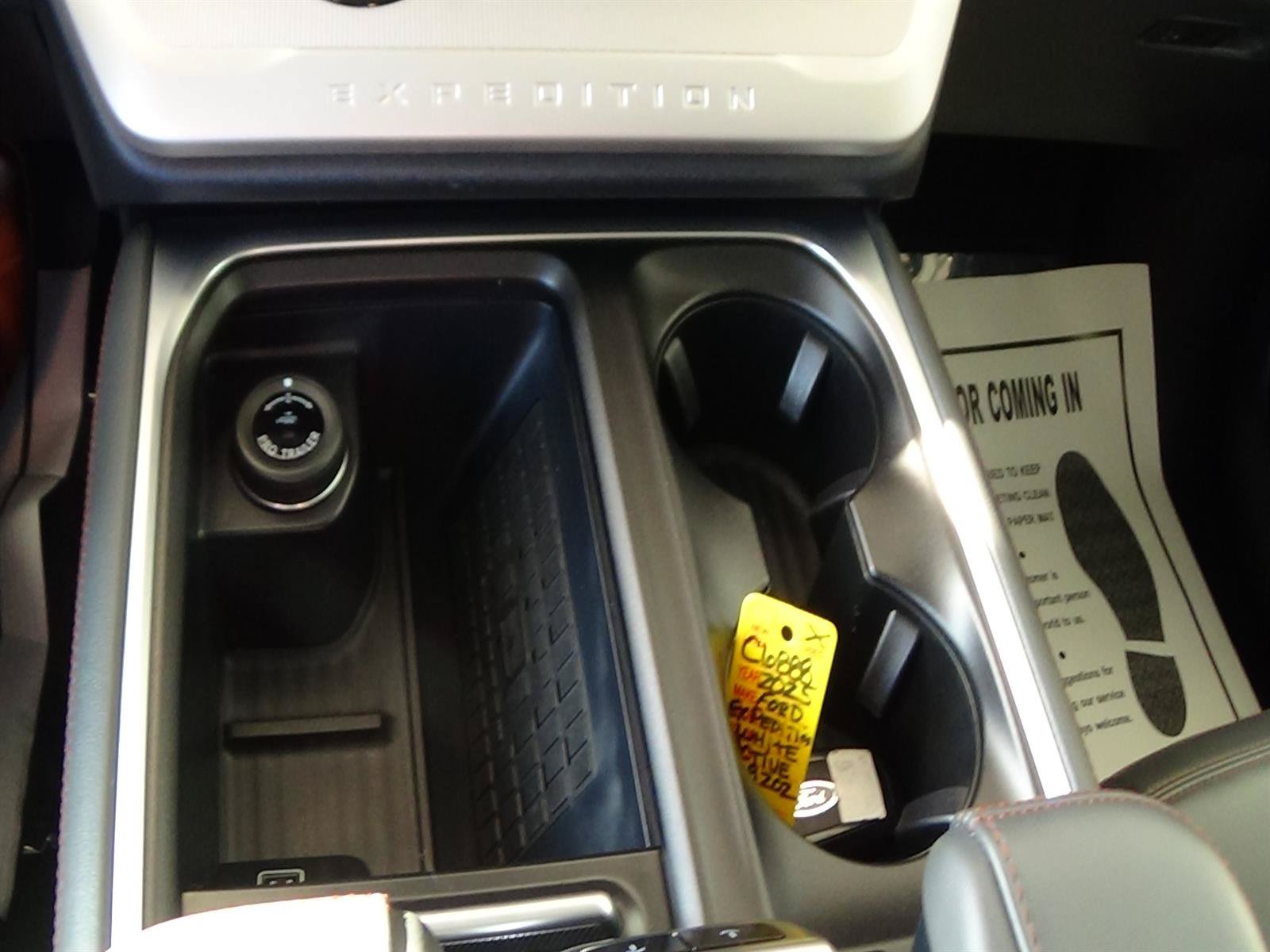 Used 2025 Ford Expedition Active AWD/4WD image 29