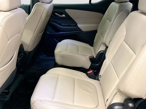 Used 2022 Chevrolet Traverse LT AWD/4WD image 5
