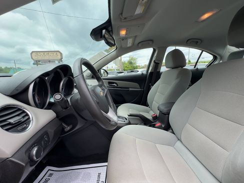 Used 2014 Chevrolet Cruze LT FWD image 10