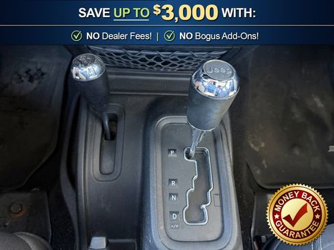 Used 2013 Jeep Wrangler Unlimited Sahara image 20