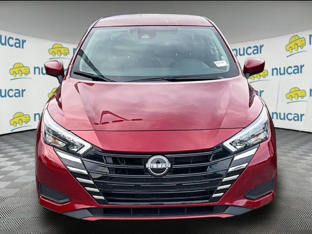 Used 2025 Nissan Versa SV FWD image 2