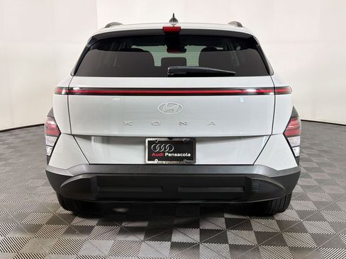 Used 2025 Hyundai Kona SEL FWD image 8
