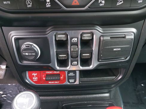 Used 2021 Jeep Wrangler Unlimited Rubicon AWD/4WD image 26