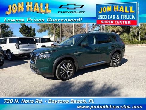 Used 2025 Nissan Pathfinder Platinum w/ Cargo Package image 3