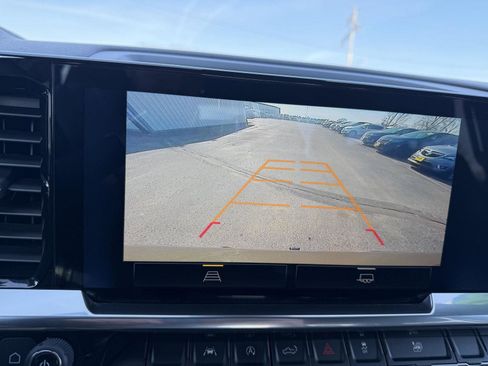 Used 2023 Chevrolet Silverado 1500 LT image 18