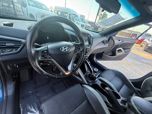 Used 2016 Hyundai Veloster Turbo image 22