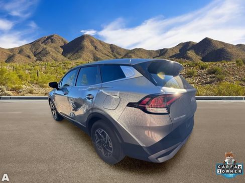 Used 2024 Kia Sportage LX FWD image 3