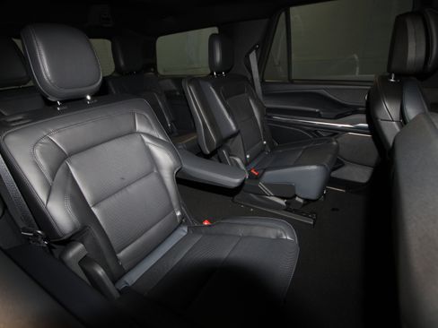 New 2026 Lincoln Navigator Reserve AWD/4WD image 21