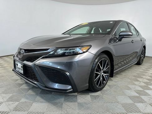 Used 2022 Toyota Camry SE AWD/4WD image 9