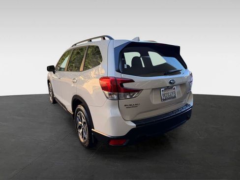 Certified 2023 Subaru Forester Premium AWD/4WD image 4