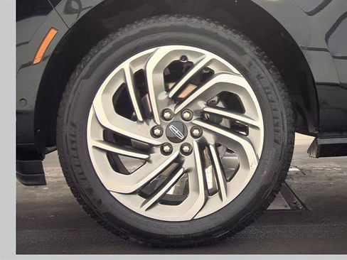 Used 2025 Lincoln Navigator Reserve AWD/4WD image 7