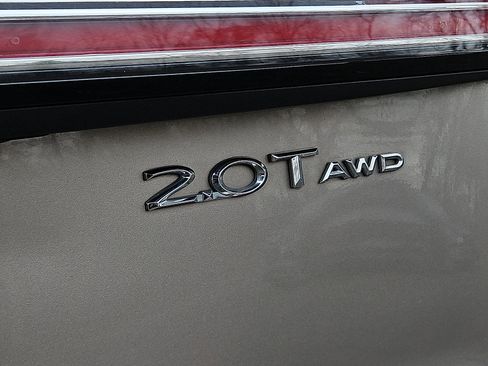 Used 2019 Lincoln Nautilus Select image 32