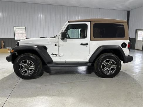 Used 2020 Jeep Wrangler Sport image 4