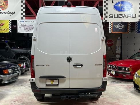 Used 2025 Mercedes-Benz Sprinter 2500 image 5