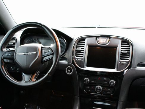 Used 2017 Chrysler 300 S image 18