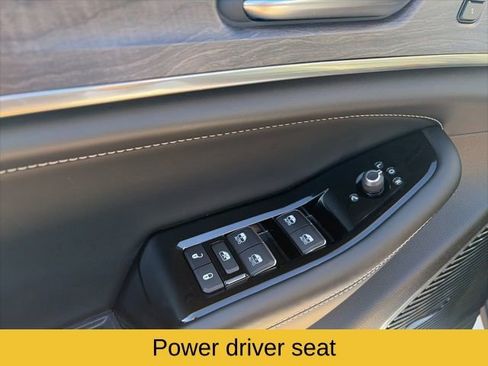 Used 2022 Jeep Grand Cherokee Overland image 14