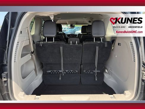 Used 2023 Chrysler Pacifica Touring-L FWD image 30