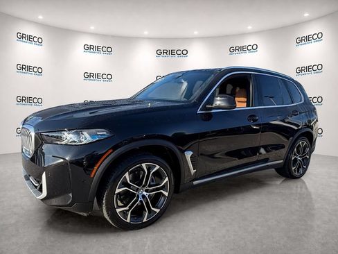 Used 2024 BMW X5 xDrive40i w/ Premium Package AWD/4WD image 3