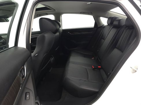 Used 2018 Honda Accord Touring image 5