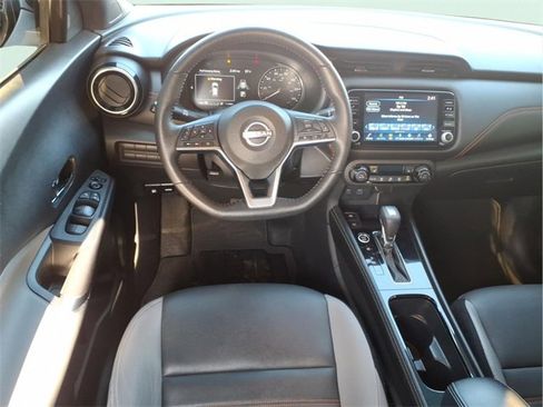 Used 2023 Nissan Kicks SR w/ SR Premium Package image 4