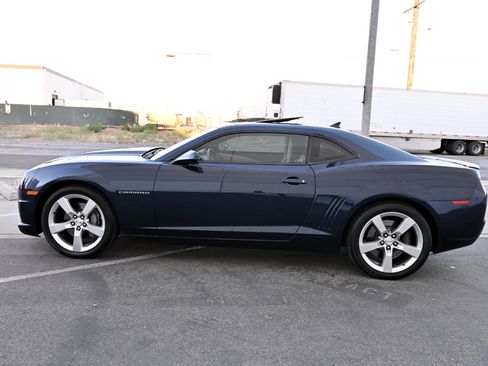Used 2012 Chevrolet Camaro SS RWD image 3