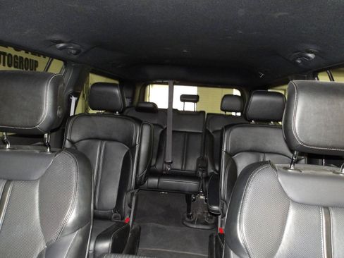Used 2024 Jeep Wagoneer Series II w/ Flexible Seating Group AWD/4WD image 11