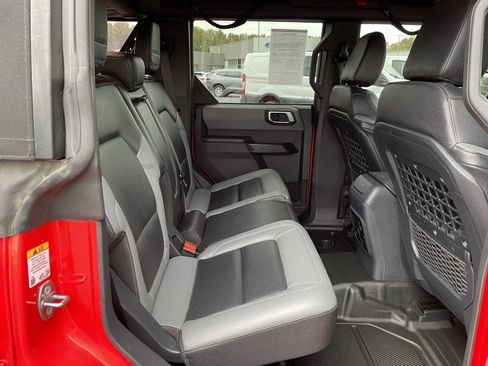 Used 2024 Ford Bronco Black Diamond w/ Sasquatch Package image 35