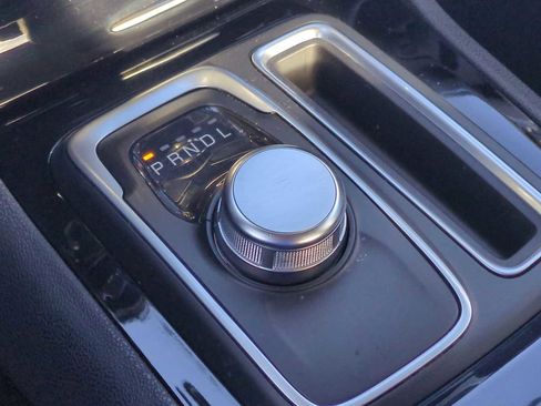 Used 2023 Chrysler 300 Touring w/ Sport Appearance Package image 15