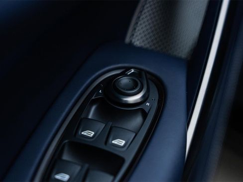 Used 2025 Aston Martin DBX 707 image 25