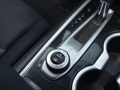 Used 2017 Nissan Pathfinder S image 57