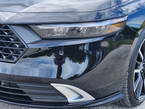Used 2025 Honda Accord Touring image 6