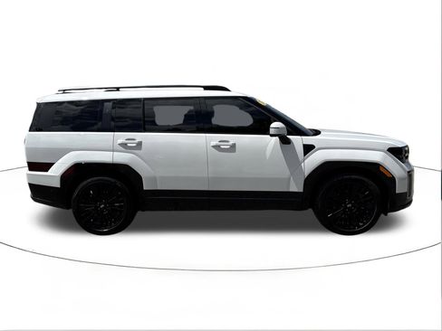 Used 2025 Hyundai Santa Fe Calligraphy FWD image 2