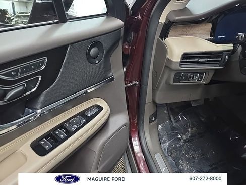 Used 2021 Lincoln Corsair Reserve w/ Sport Package image 31