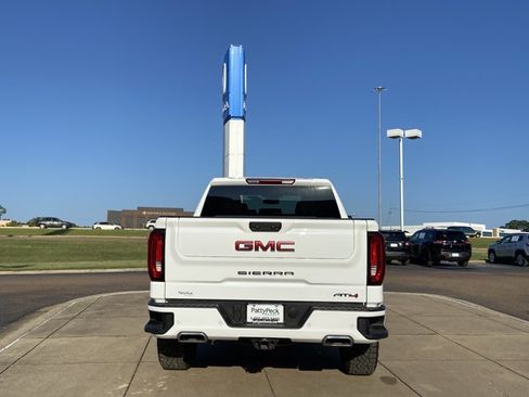 Used 2025 GMC Sierra 1500 AT4 AWD/4WD image 10