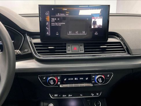 Used 2025 Audi Q5 2.0T Premium w/ Convenience Plus Package image 9