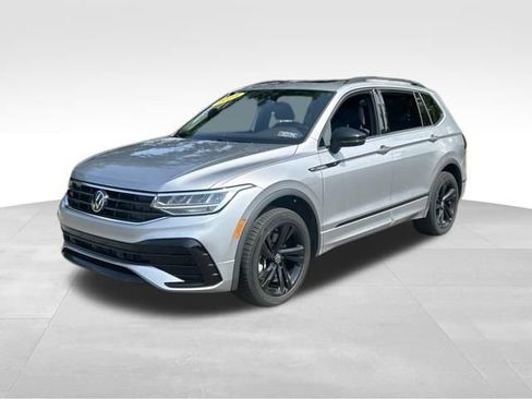 Used 2023 Volkswagen Tiguan SE R-Line AWD/4WD image 1