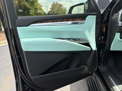 Used 2026 Cadillac Escalade Platinum Sport w/ LPO, Floor Liner Package AWD/4WD image 25
