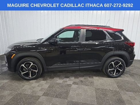 Used 2022 Chevrolet TrailBlazer RS w/ Technology Package AWD/4WD image 5