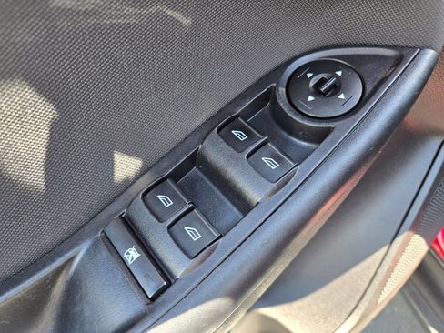 Used 2017 Ford Focus SE FWD image 14