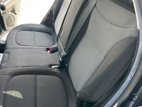 Used 2017 Kia Soul + image 10