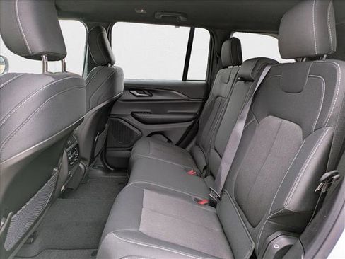 New 2025 Jeep Grand Cherokee Laredo w/ Luxury Tech Group I image 15