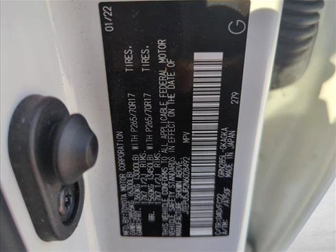 Certified 2022 Toyota 4Runner TRD Off-Road image 25