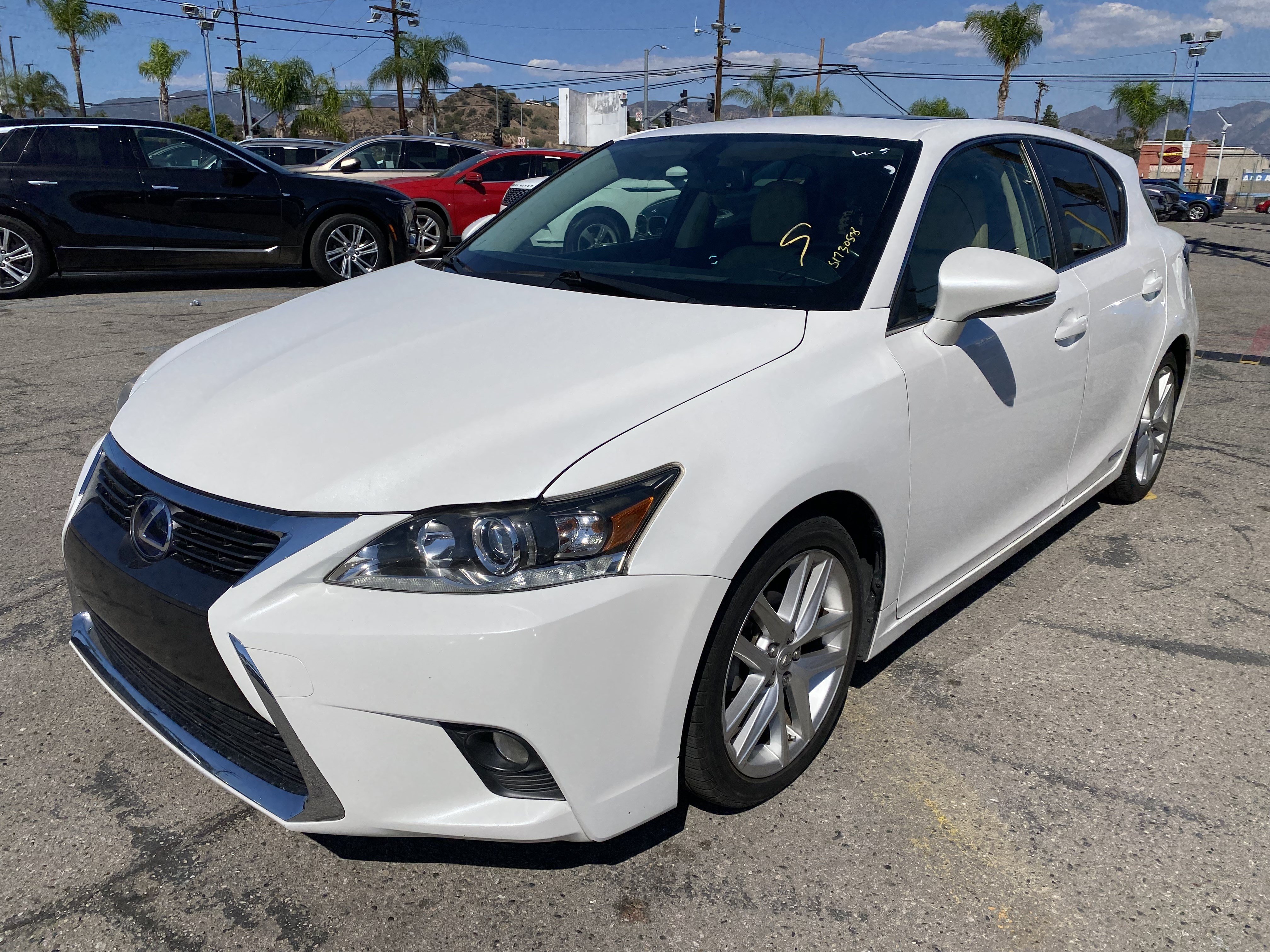 Used 2017 Lexus CT 200h w/ Seat Comfort Package FWD image 2