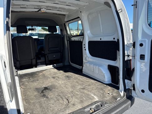 Used 2015 Chevrolet City Express LS image 26